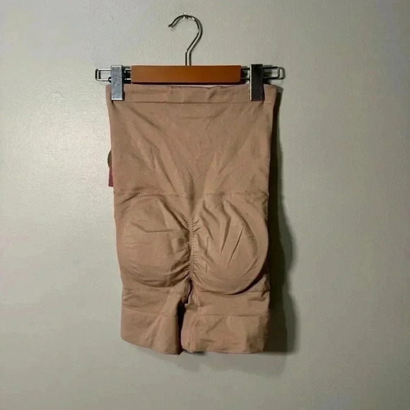 NWT Magic Bodyfashion Nordstrom Booty  Boost Shaper Shorts S - Picture 7 of 8